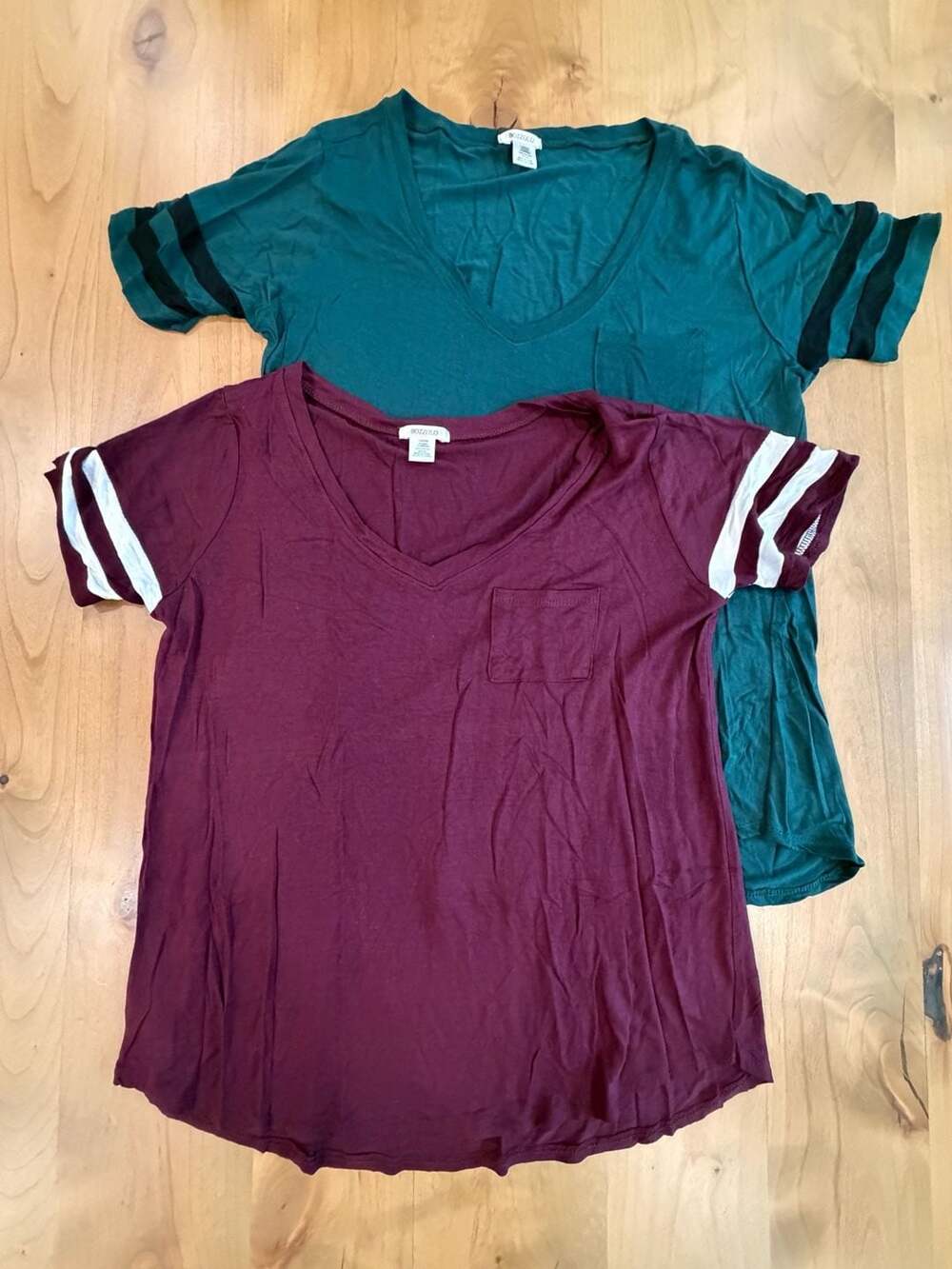 Bozzolo Women's V-Neck Short Sleeve Contrast Stripe Sleeve Pocket Tees